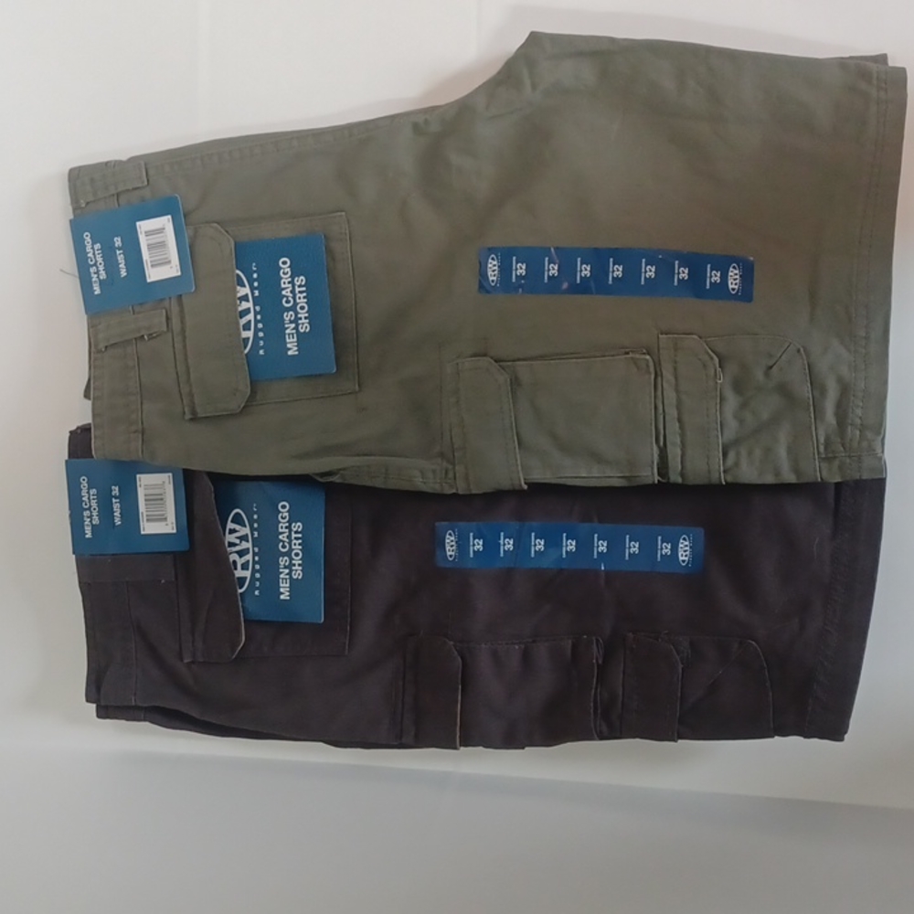 2 for 1 Rugged Wear Men's Cargo shorts sz 32